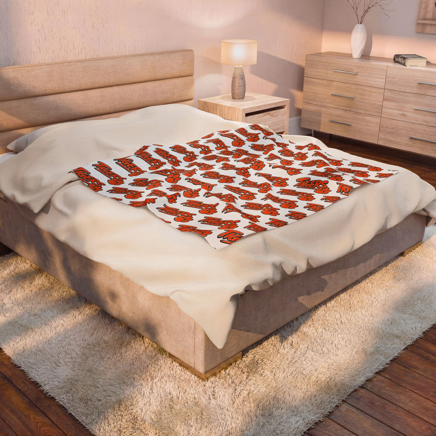 Tigers Team Logo Cozy Throw