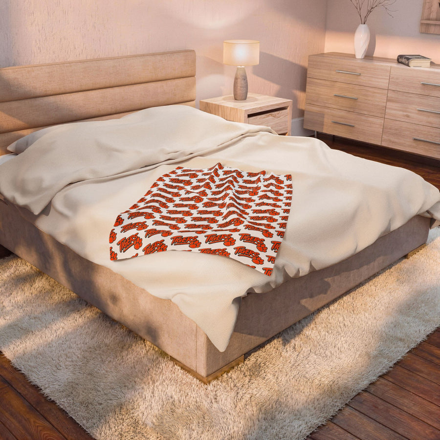 Tigers Team Logo Cozy Throw